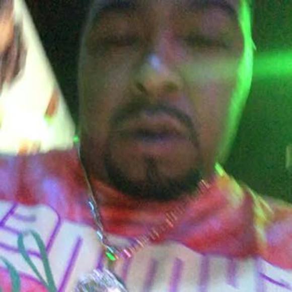 Meet your Posher, Andrew - Picture 1 of 1